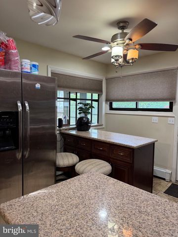 1062 TERRACE BLVD, Ewing, NJ 08618