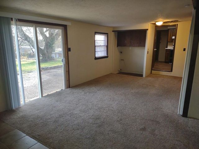 3420 E Valley Water Mill Road, Springfield, MO 65803