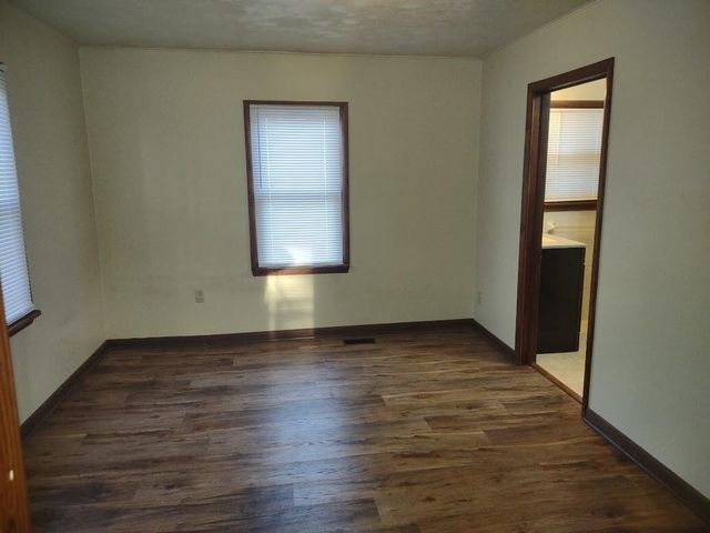 3420 E Valley Water Mill Road, Springfield, MO 65803