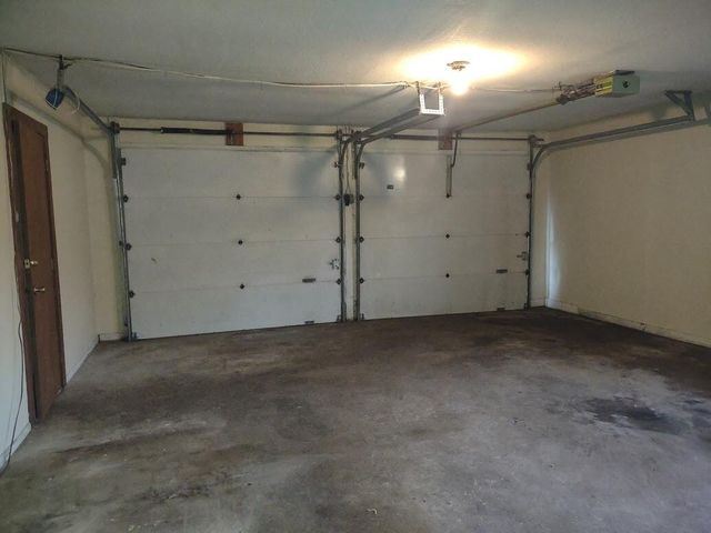 3420 E Valley Water Mill Road, Springfield, MO 65803