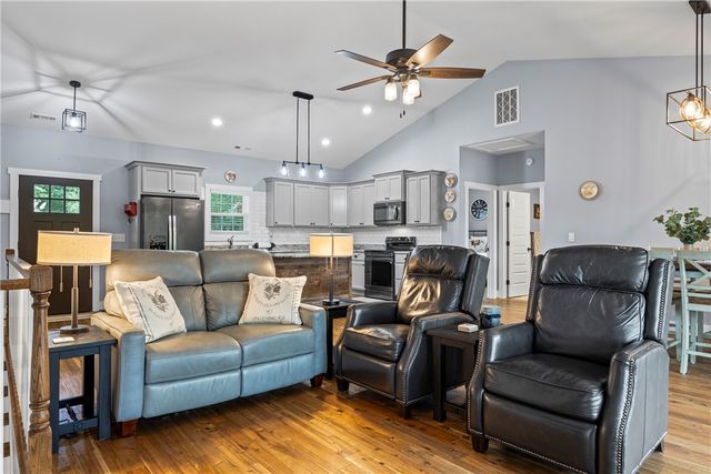 132 Cherokee Lane, Lavonia, GA 30553