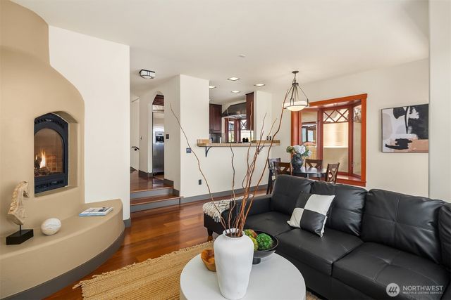 371 W Olympic Place, Seattle, WA 98119
