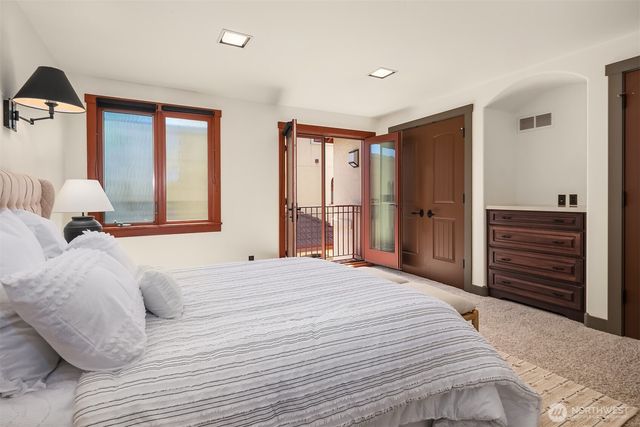 371 W Olympic Place, Seattle, WA 98119