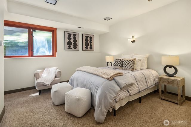 371 W Olympic Place, Seattle, WA 98119