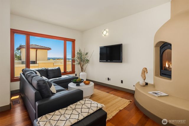 371 W Olympic Place, Seattle, WA 98119