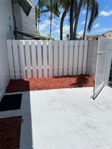 3745 SW 59th Avenue 124, Davie, FL 33314
