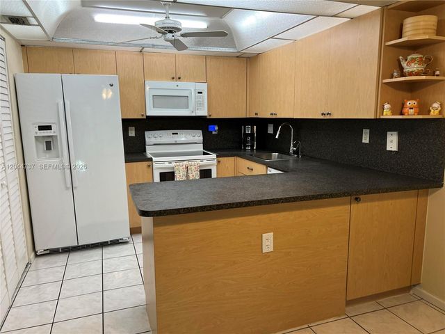3745 SW 59th Avenue 124, Davie, FL 33314