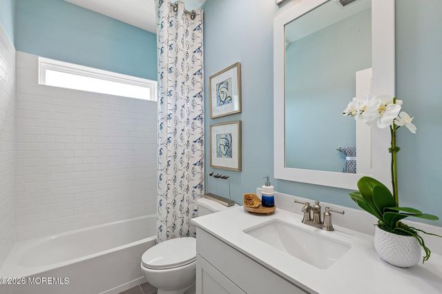 28 Tee Place, Neptune Township, NJ 07753