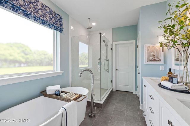 28 Tee Place, Neptune Township, NJ 07753