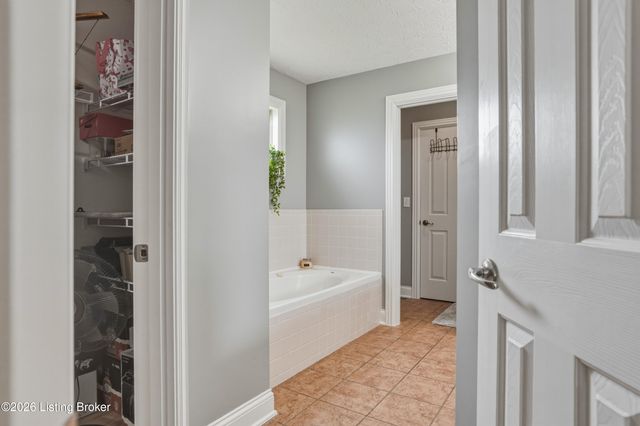 46 Rimrock Ct, Elizabethtown, KY 42701