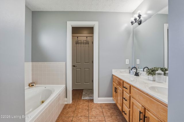 46 Rimrock Ct, Elizabethtown, KY 42701