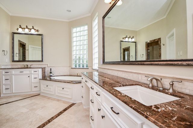 12711 Waterside Way, Houston, TX 77041