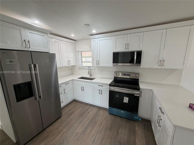 2910 NW 25th Street, Fort Lauderdale, FL 33311