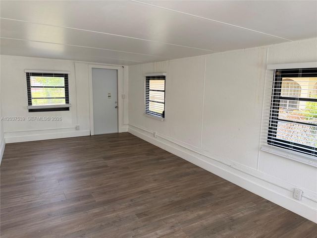2910 NW 25th Street, Fort Lauderdale, FL 33311