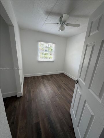 2910 NW 25th Street, Fort Lauderdale, FL 33311