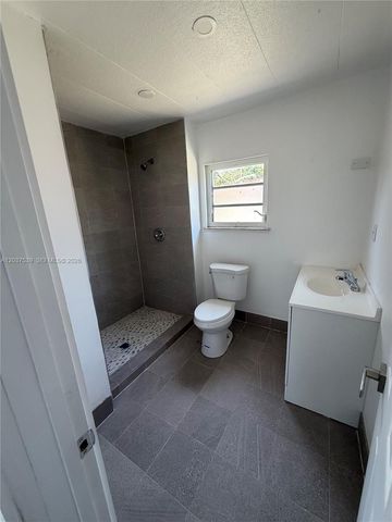 2910 NW 25th Street, Fort Lauderdale, FL 33311