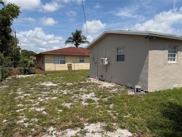 2910 NW 25th Street, Fort Lauderdale, FL 33311