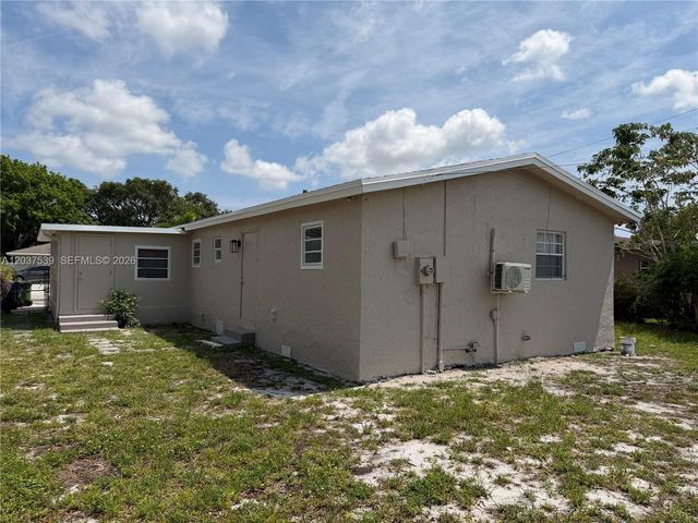 2910 NW 25th Street, Fort Lauderdale, FL 33311