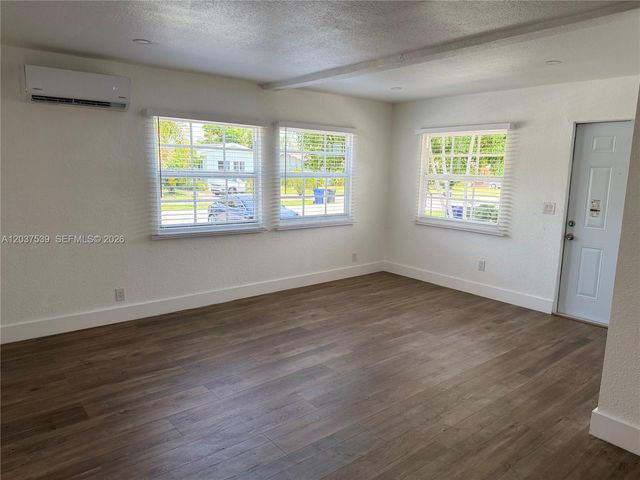 2910 NW 25th Street, Fort Lauderdale, FL 33311