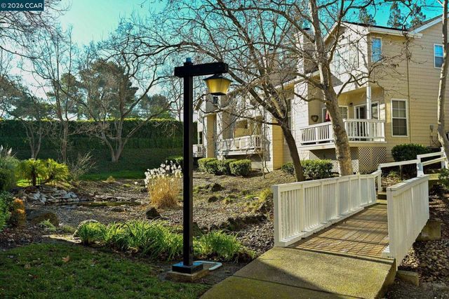 320 Warmcastle Court, Martinez, CA 94553