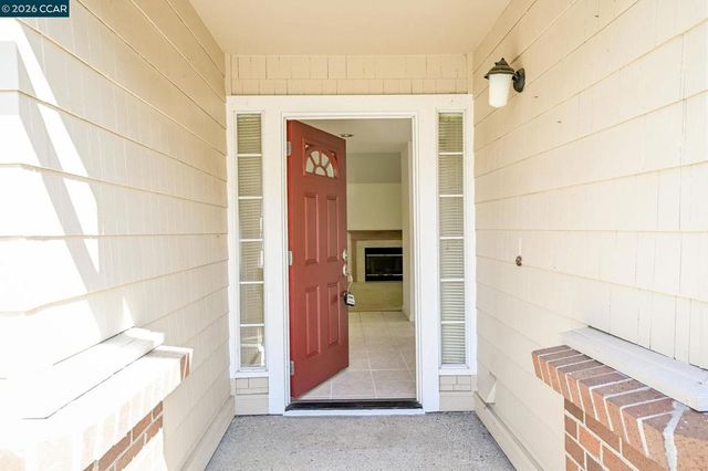 320 Warmcastle Court, Martinez, CA 94553