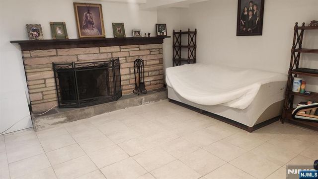 468 Oak Street, Ridgefield, NJ 07657