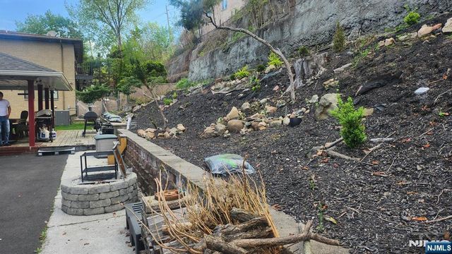 468 Oak Street, Ridgefield, NJ 07657