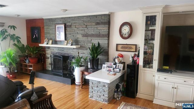 468 Oak Street, Ridgefield, NJ 07657