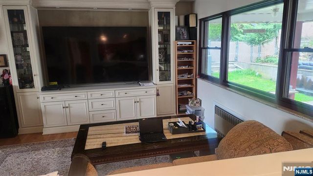 468 Oak Street, Ridgefield, NJ 07657