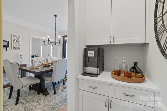 5701 Fairvista Drive, Charlotte, NC 28269
