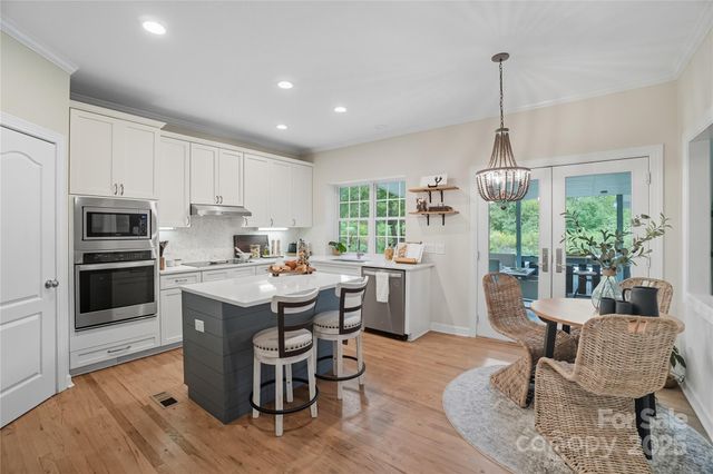 5701 Fairvista Drive, Charlotte, NC 28269