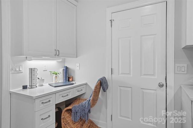 5701 Fairvista Drive, Charlotte, NC 28269