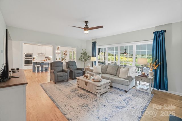 5701 Fairvista Drive, Charlotte, NC 28269