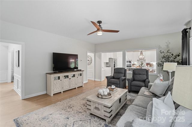 5701 Fairvista Drive, Charlotte, NC 28269