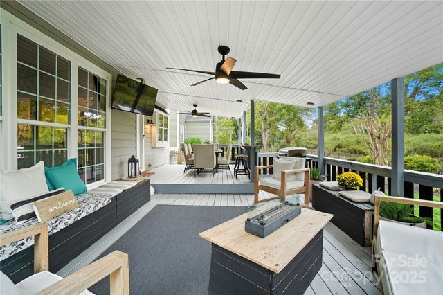 5701 Fairvista Drive, Charlotte, NC 28269