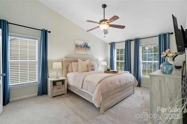 5701 Fairvista Drive, Charlotte, NC 28269