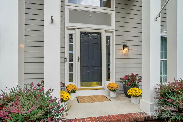 5701 Fairvista Drive, Charlotte, NC 28269