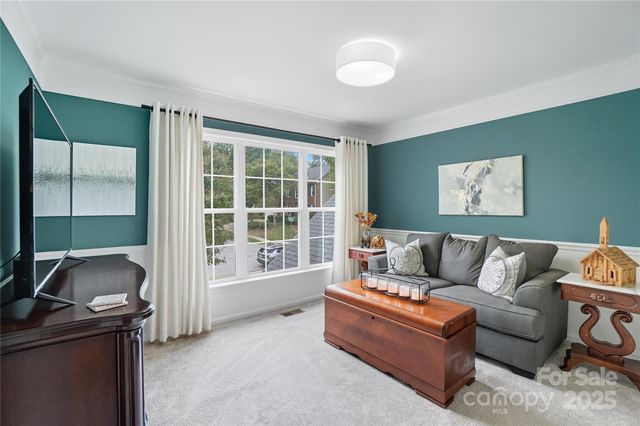 5701 Fairvista Drive, Charlotte, NC 28269