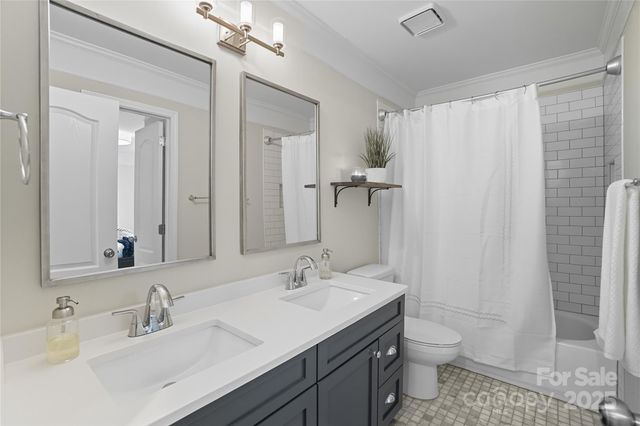 5701 Fairvista Drive, Charlotte, NC 28269