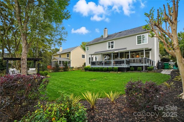 5701 Fairvista Drive, Charlotte, NC 28269