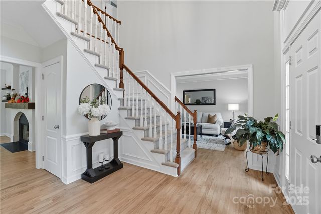 5701 Fairvista Drive, Charlotte, NC 28269