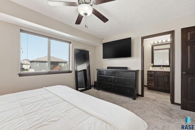 3021 S Keyrell Dr Drive, Sioux Falls, SD 57106