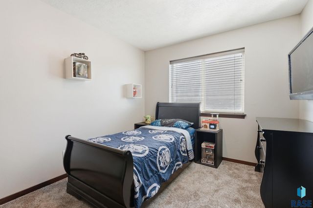 3021 S Keyrell Dr Drive, Sioux Falls, SD 57106