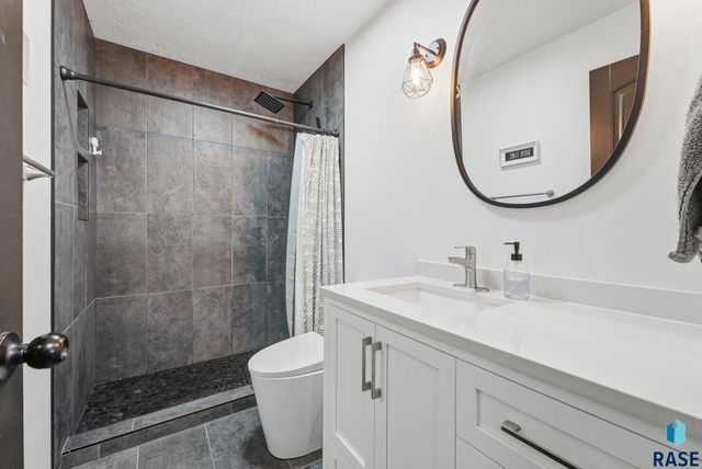 3021 S Keyrell Dr Drive, Sioux Falls, SD 57106