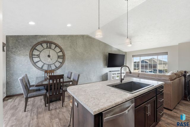 3021 S Keyrell Dr Drive, Sioux Falls, SD 57106