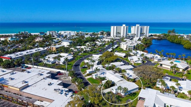 131 WHISPERING SANDS CIRCLE V33, Sarasota, FL 34242