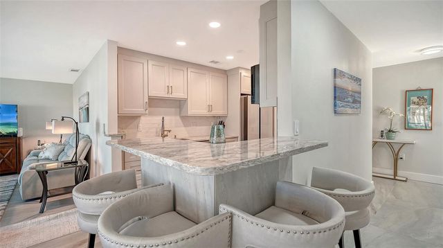 131 WHISPERING SANDS CIRCLE V33, Sarasota, FL 34242