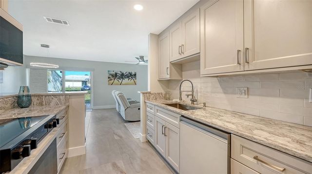 131 WHISPERING SANDS CIRCLE V33, Sarasota, FL 34242