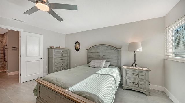 131 WHISPERING SANDS CIRCLE V33, Sarasota, FL 34242