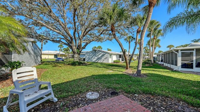 131 WHISPERING SANDS CIRCLE V33, Sarasota, FL 34242